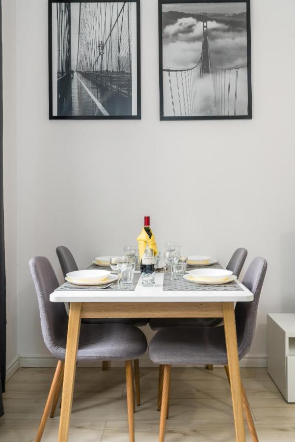 Apartments City Center Saint Wojciech By Renters Posen Exterior foto